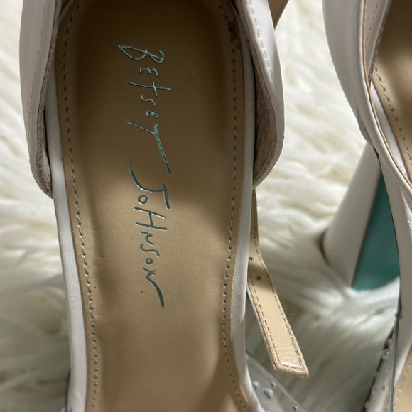 Betsy Johnson Women’s Cher Platform Pump Pointed Toe - Picture 7 of 8